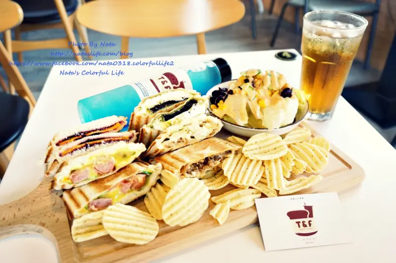 【美食♔台南安平區】T&F手作吐司。熱壓吐司持續發燒中！餐點多樣化兼甜鹹口味都有，讓人無法抗拒的吐司～