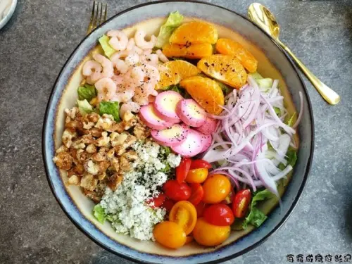 食●台北【VA VA VOOM 誠品信義】彩虹酪梨沙拉 視覺與味蕾雙享受 空間美學 食尚新殿堂