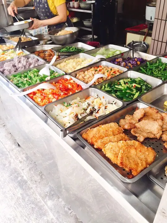 『好味自助餐』 /台南市自助餐 /三十年老店在地人最愛 /少油少鹽健康好選擇/良心看得見