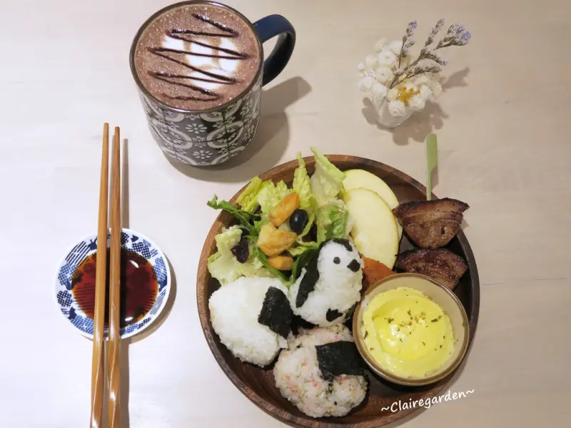 [桃園早午餐] 藝文特區 日暖咖啡~可愛企鵝飯糰捨不得咬下