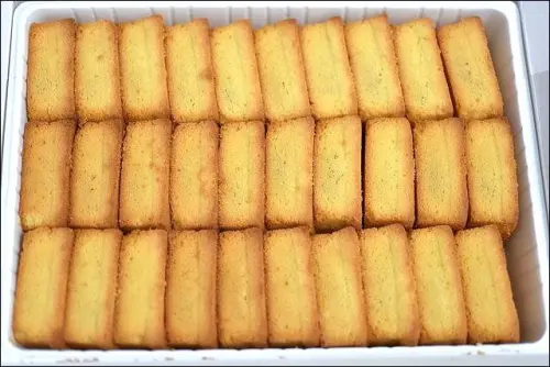 《團購美食/中秋節熱門伴手禮》板橋小潘蛋糕鳳梨酥．鳳凰酥~板橋巷弄隱藏版小金磚！(2015/9/10更新:目前已經不接訂單，只能現場排隊啦！)