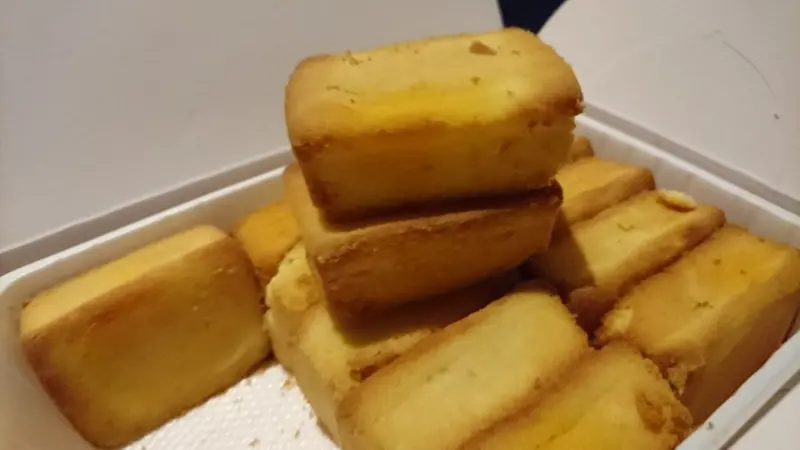 板橋~小潘蛋糕坊~超推鳳凰酥~濃郁的奶香味~好吃到嫑嫑~必買伴手禮              