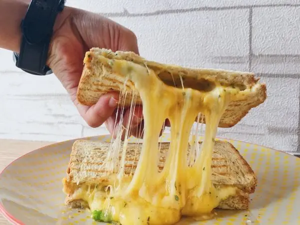 【台北｜古亭站】日安 Ciao＿牽絲起司如瀑布傾瀉而下＿有別以往罪惡感深重的起司帕尼尼