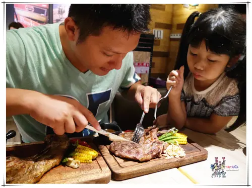 CP值高肉質超好的PRIME等級炭烤牛排終於到新竹插旗了!還有戰斧豬排喔!