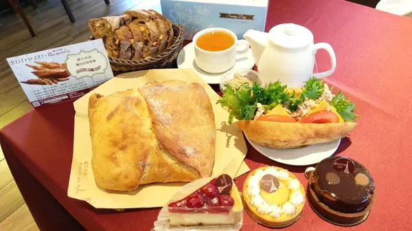 桃園龜山Bistro181 法式烘焙坊-主打健康天然麵包，採用自種植物 ，現正推出派對餐盒 ，還有法國麵包裹烤雞超吸睛!!聖誕節不用再東奔西跑              