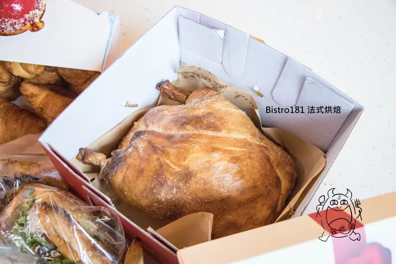 【吃】BISTRO181 法式烘焙坊 ‧ 法國麵包裡住著一隻烤土雞阿阿阿！烤雞麵包 ‧ 桃園龜山 ‧ 台北監獄旁 ‧ 法式烘培坊、法式料理、甜點  20171104