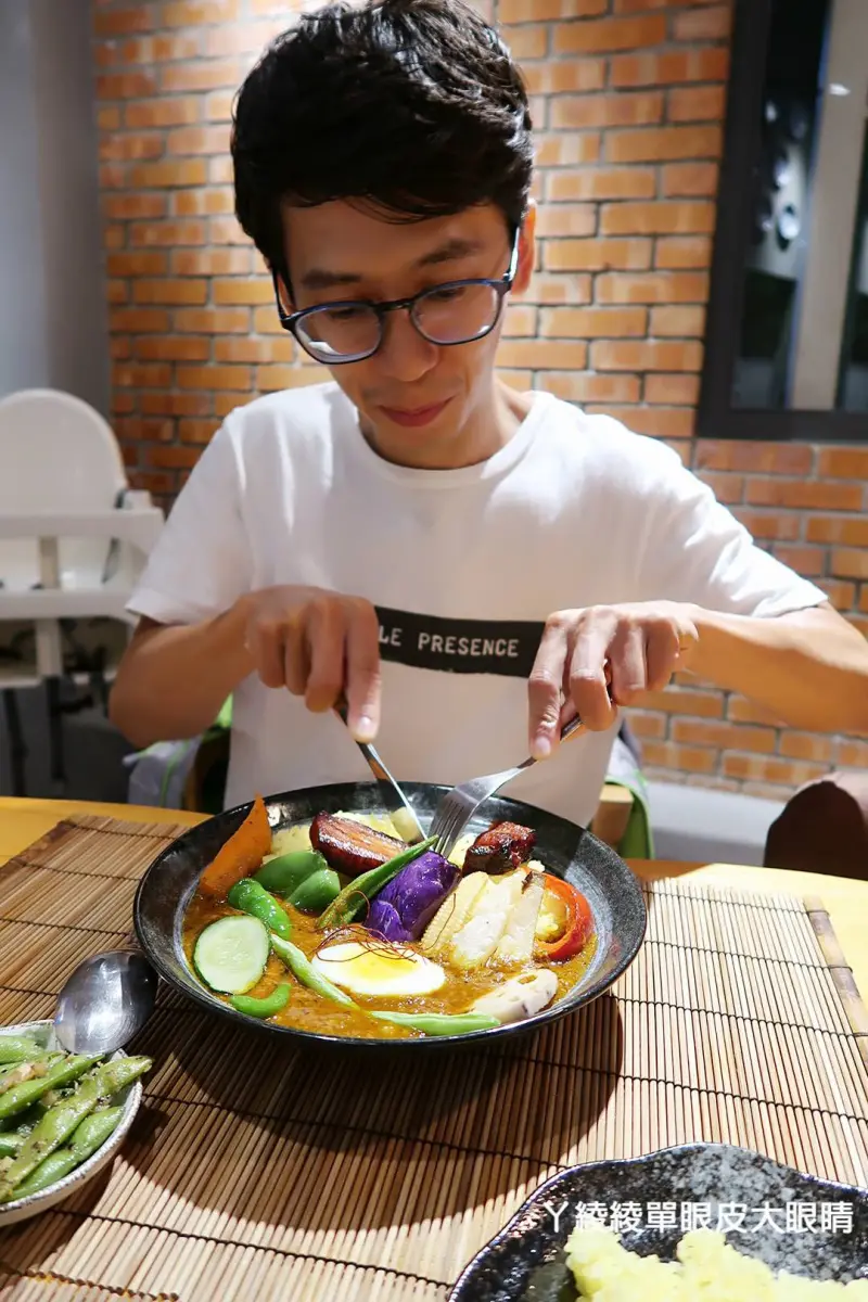 新竹火車站附近美食吃什麼？推薦好吃咖哩飯，樂咖沖繩湯咖哩專門店