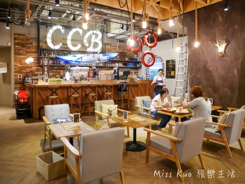 【高雄。食記】海洋工業風。藝術聖殿：卡菲小食光 / 民生四號店《愛評體驗團》