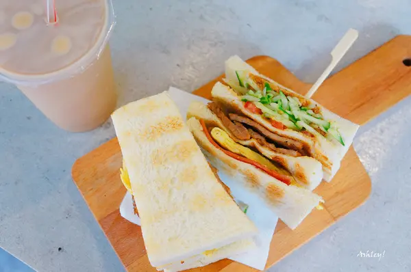 好遞食肉蛋炭烤三明治(民生貳號店)|N訪，台北必吃早餐．松山區/南京復興/西華飯店．平價早午餐．肉蛋炭烤吐司．蛋餅．高大鮮奶紅茶．外送早餐