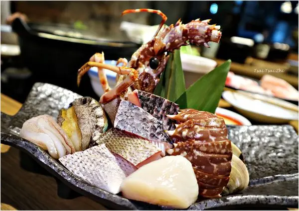 [台北大安]鮨一の鍋|以新鮮時令的高檔食材打造豐盛火鍋饗宴|活體龍蝦、鮑魚、生魚片等級魚片，美國Prime牛小排、日本和牛、伊比利梅花豬、台灣黑毛松阪豬(體驗券)