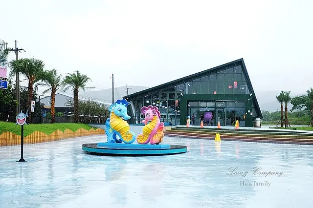 [宜蘭景點]新亮點！海洋主題觀光工廠看魚、試吃鮮體驗～東北角海森館｜大型水族缸賞海洋生物、免費參觀試吃