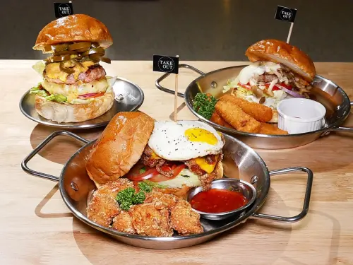 民權西路美式餐廳，客製化漢堡最合大家胃口，升級套餐也很超值，炸物都大推超好吃，店內還有四隻超萌貓貓超吸睛 - Take Out Burger&Cafe-