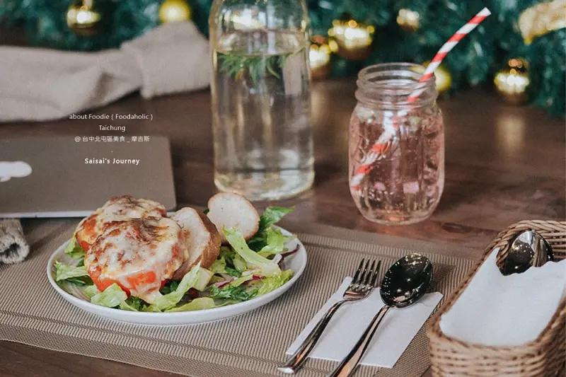 台中美食 摩吉斯｜轉進巷弄前的轉角麵包坊，午餐、下午茶也好吃 ♥ WIFI、插座、不限時、烘焙器具