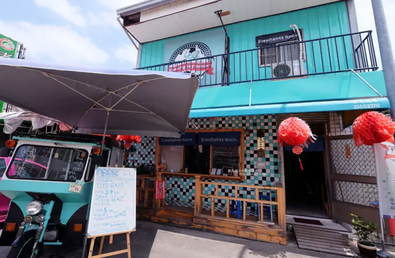 【台中西屯】象堡餐車-手工製蛋餅皮.現點現做.請耐心等待.蒂芬妮藍色系外觀.有內用區.近福上肉圓 - 藍色起士的美食主義