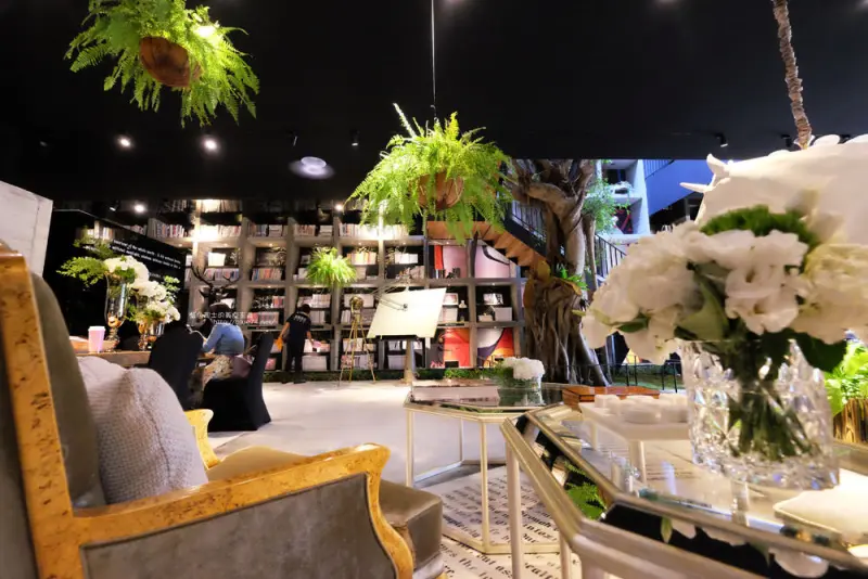 【台中西屯】樂樂書屋-中科森林系唯美浪漫圖書館.設計大師張清平新作.書只交換不販售.100元享受書籍跟空間及咖啡飲品 - 藍色起士的美食主義