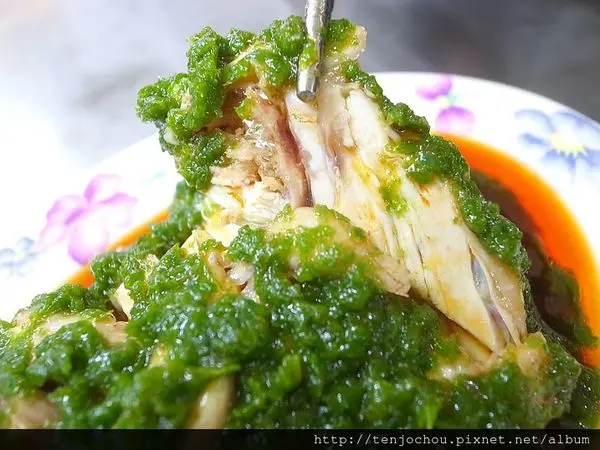 花花，甲飽沒【台北食記】小龍飲食 傳說中連明星藝人都瘋狂的怪味雞！一吃驚豔果然厲害啊！