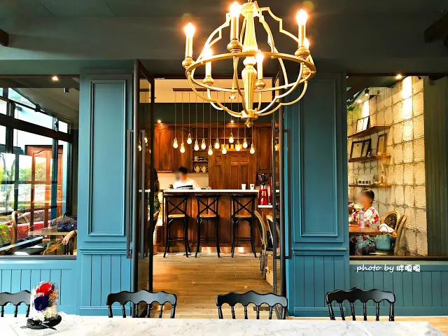 【台中 北屯】ins cafe 隱蔽大坑住宅區💂英倫風咖啡廳，低調高質感，一進入這空間我都療癒了，手做甜點搭配咖啡，完美組午茶合💙💙💙