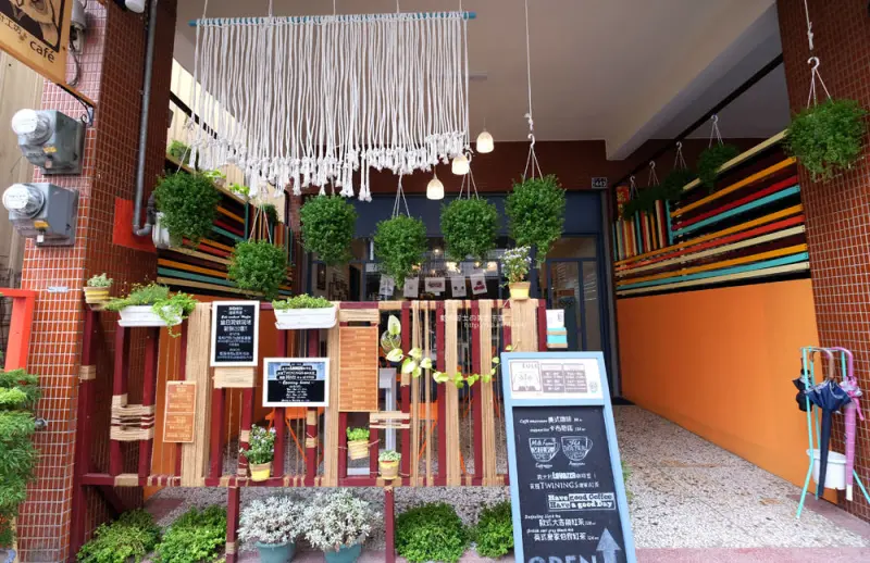 台中南屯│奧勒設計工坊-公益路商圈巷弄美食結合文創與設計的咖啡館 - 藍色起士的美食主義