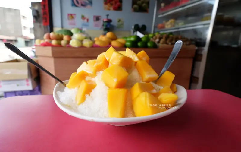 台中梧棲│阿珠現打果汁-梧棲最老冰店.新鮮水果擺滿滿.以為來到水果店.海線推薦冰店 - 藍色起士的美食主義