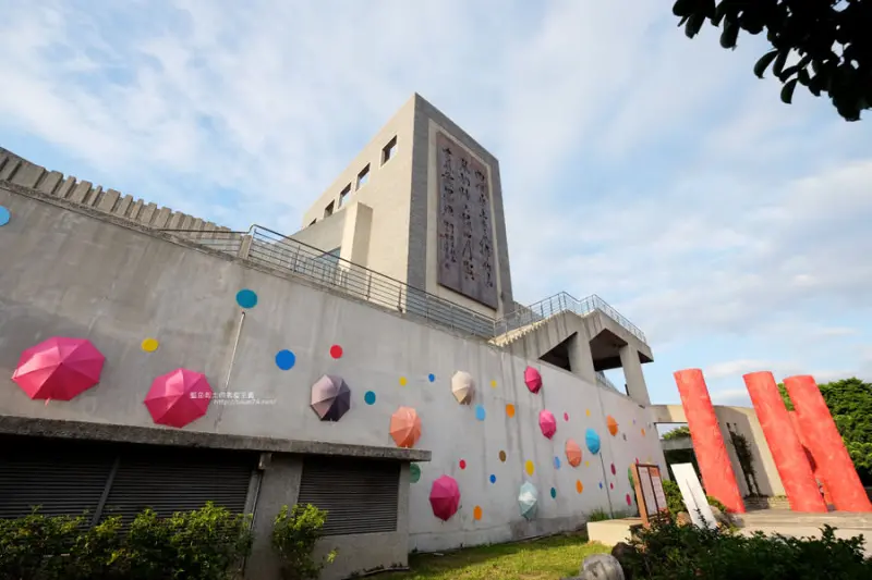 台中太平│臺中市屯區藝文中心-傘亮花博.閃耀臺中.裝置藝術結合大振豐洋傘.假日親子約會打卡點 - 藍色起士的美食主義