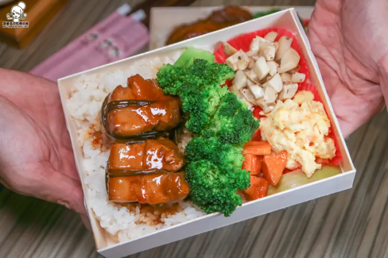 手作輕食日式便當限定外帶，湯頭實在滿滿奶香滋味的牛奶鍋！ - 跟著尼力吃喝玩樂＆親子生活