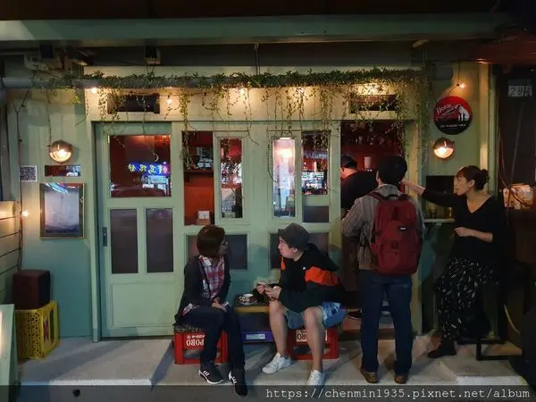 台北市大安區-一席 alone together