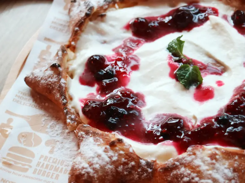 【高雄三民】堤諾比薩 Tinos Pizza Café-高雄河堤店。萬聖節 不見不散