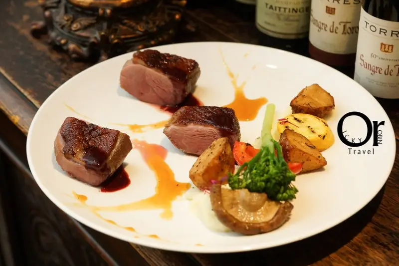 台北包廂餐廳｜Bagel Bagel Cafe Bar： 台北最佳美食美酒私人聚會、藏在地下室的歐洲酒窖、尾牙春酒包場推薦@捷運松江南京美食 - 歐奇羅賓的攝影漫步