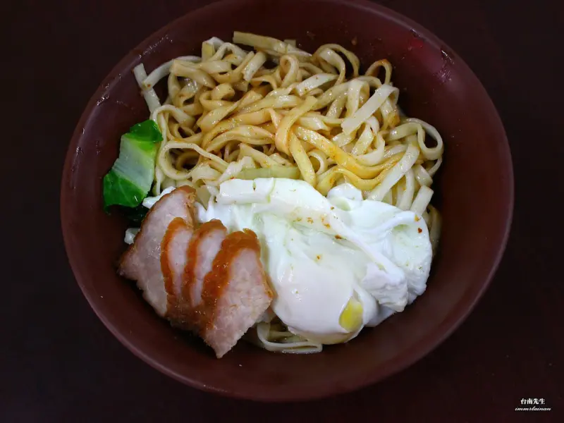 台南沙茶麵／無店名隱藏版美食／在地飄香16年／自製麵條超Q彈／用餐時段必客滿／內行老饕激推