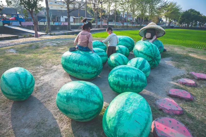 ｜特色公園｜埤頭繪本公園，西瓜田、大青蛙、大鯨魚...，一起進入這充滿農村景色的立體繪本主題公園 - Hallo！Im 婷兒