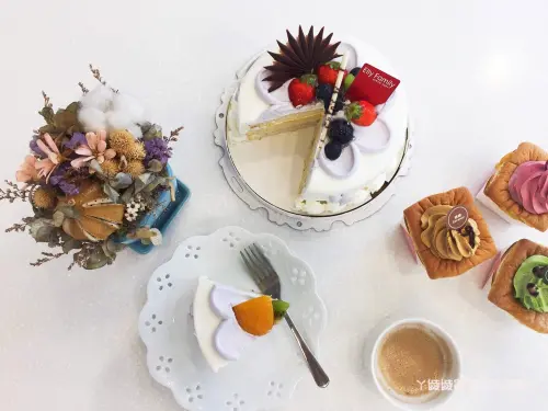 母親節蛋糕宅配預購！艾立蛋糕 - ㄚ綾綾單眼皮大眼睛