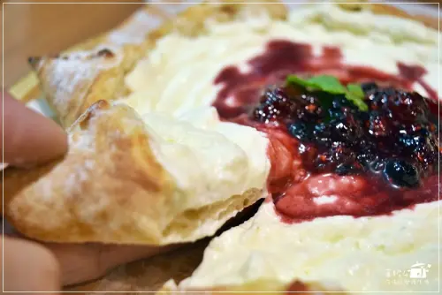 【板橋府中站美食】堤諾比薩Tinos Pizza Café板橋府中門市,高人氣比薩口味多又好吃，服務親切拍照新亮點