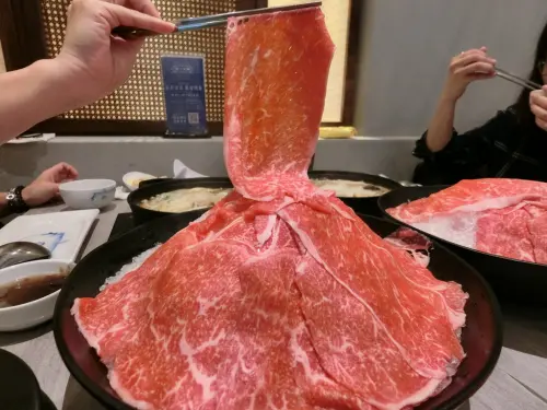 台中火鍋餐廳推薦│這一鍋旗下新品牌『這一小鍋』，台中大里新開幕！個人鍋。飲料、明治冰淇淋無限供應。