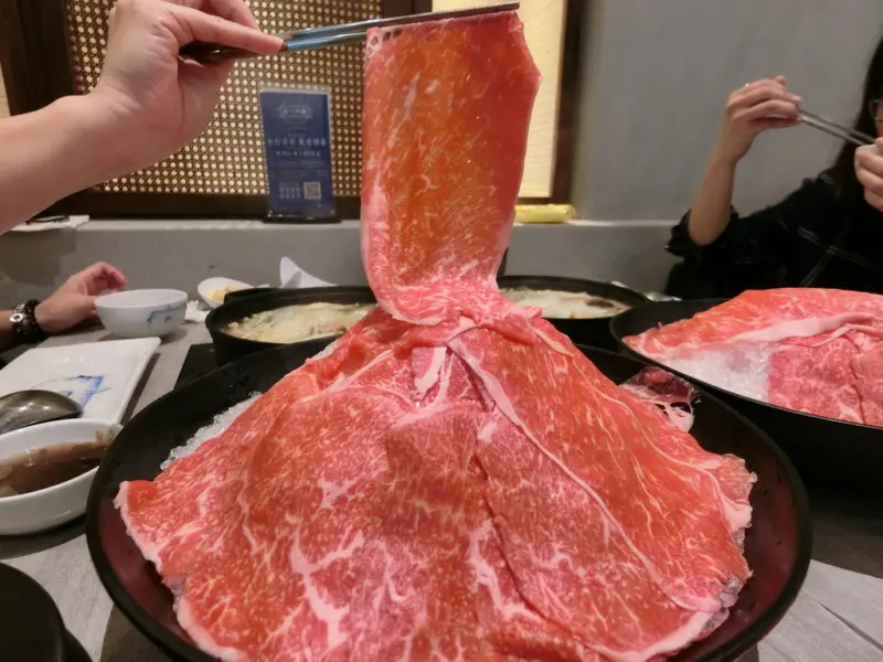 台中火鍋餐廳推薦│這一鍋旗下新品牌『這一小鍋』，台中大里新開幕！個人鍋。飲料、明治冰淇淋無限供應。