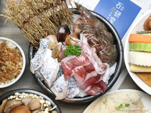 人氣石頭火鍋石研室也有雙人套餐，肉量超多！還有海鮮超值加購價只要99元！