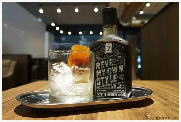 [台中|西區 公益路。RÊVE Café黑浮咖啡]