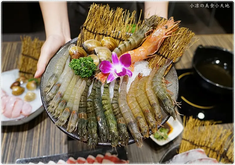 台中火鍋║痛風系蝦爆了！加上現碾霧峰香米，大份量大滿足，飲料冰品通通吃到飽啦~ - 小凉的美食小天地