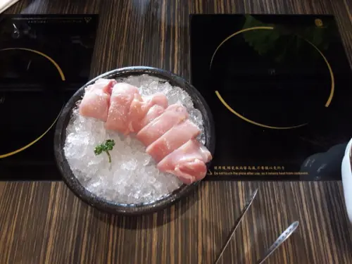 半斤文蛤鍋別處吃不到的新鮮組合~ 就在小胖鮮鍋崇德店