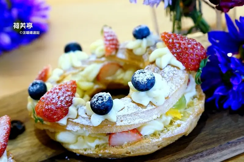 新竹下午茶甜點 / 好拍好夢幻 ✿ 荷芙亭 貓咪咖啡廳 ✿ 新竹咖啡廳 / 精品咖啡 / 乾燥花花牆 / 熱門IG打卡點 / 法式甜點 / 熱門打卡餐廳 / 精緻早午餐 / 花圈泡芙 / 乾燥花餐廳（