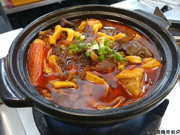 板橋●新埔【川蜀麻辣食堂】黑金魯肉飯 川 香 辣 麻 一個人吃鍋也可以很過癮