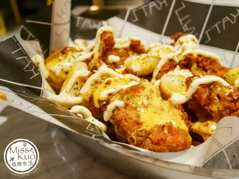 【高雄。食記】KATZ Fusion Restaurant 卡司複合式餐廳 高雄文化中心店。韓式炸雞。韓式特色料理