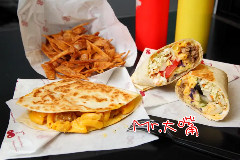 [台北士林]士林夜市最新散步美食！美式豪邁大份量捲餅～Mr.大嘴döner - 大手牽小手。玩樂趣