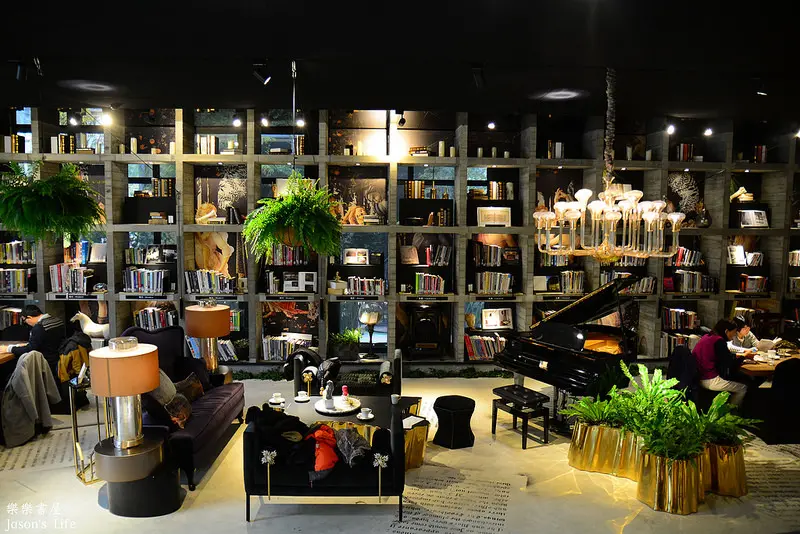 【台中西屯｜景點】中科唯美咖啡廳，只要100元不限時，免費續喝咖啡，好好沉浸在書香裡。樂樂書屋
