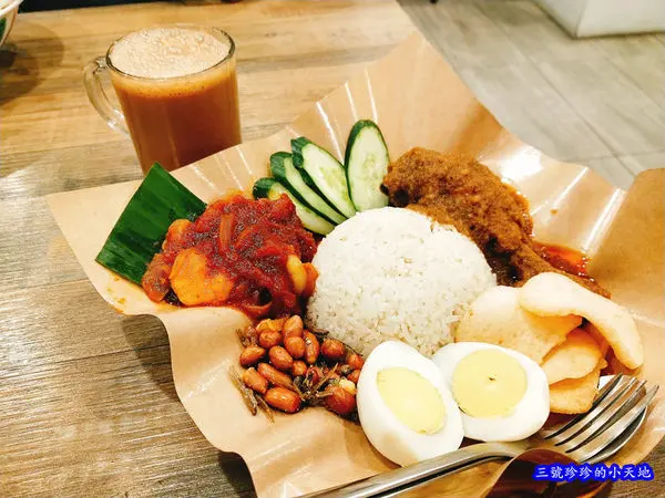 池先生馬來西亞傳統料理Kopitiam．台北公館台大商圈．必點辣死你媽(椰漿飯Nasi Lemak)．乾咖哩炸雞．超值商業午餐！