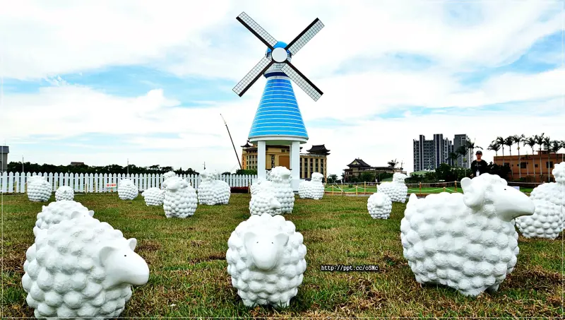 【2017桃園彩花節】親子同遊～來一趟秋季花海巡禮吧！！結合圓光寺百週年活動，利用獨特的佛教美學與宗教文化，為花彩節活動增添多元的風貌