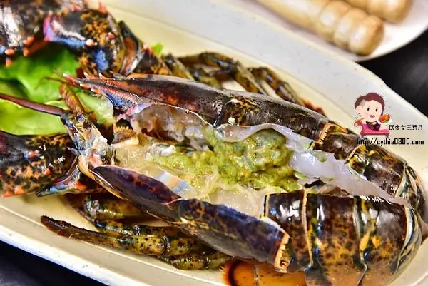 桃園出現獨特的綠咖哩個人小火鍋，還有活體波士頓龍蝦啊!!!!