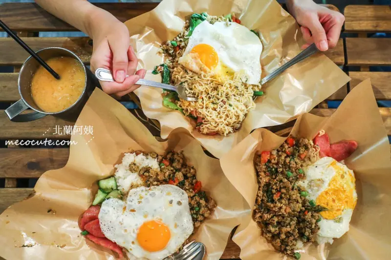 有名的北蘭～永和凌晨宵夜美食，北蘭阿姨商行的打拋豬、炒泡麵