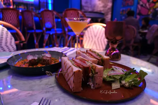 捷運小巨蛋站美食｜Café de Lugano盧卡諾歐風餐酒館゛東方文華精品置身歐洲街頭感