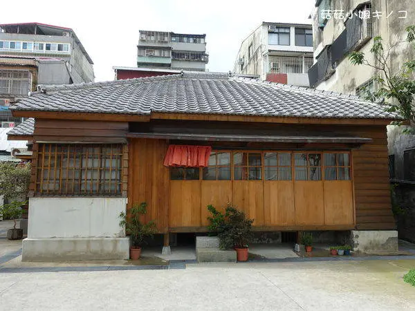 板南線-捷運龍山寺站-文化市場一角的日式小屋有傳統美味~合興八十八亭~