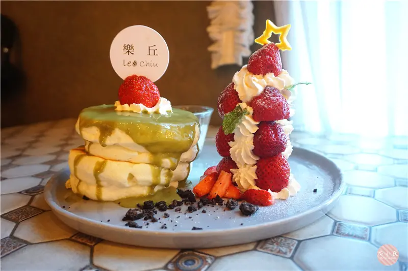 樂丘廚房 一中店。台中北區一中街台中舒芙蕾名店，聖誕節推出超可愛的草莓抹茶聖誕樹舒芙蕾，招牌珍珠奶茶舒芙蕾!